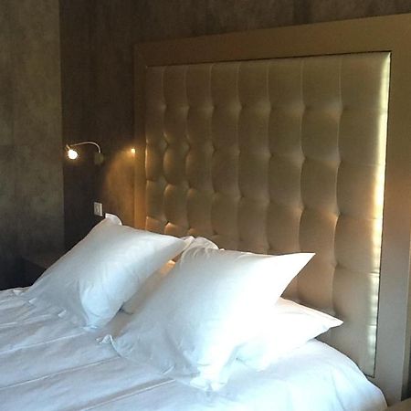 Hotel Les Deux Lions Riez Rom bilde
