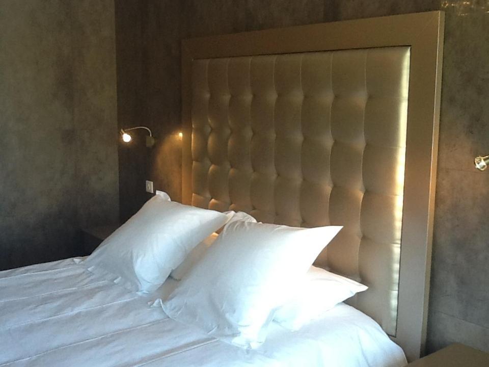 Hotel Les Deux Lions Riez Rom bilde