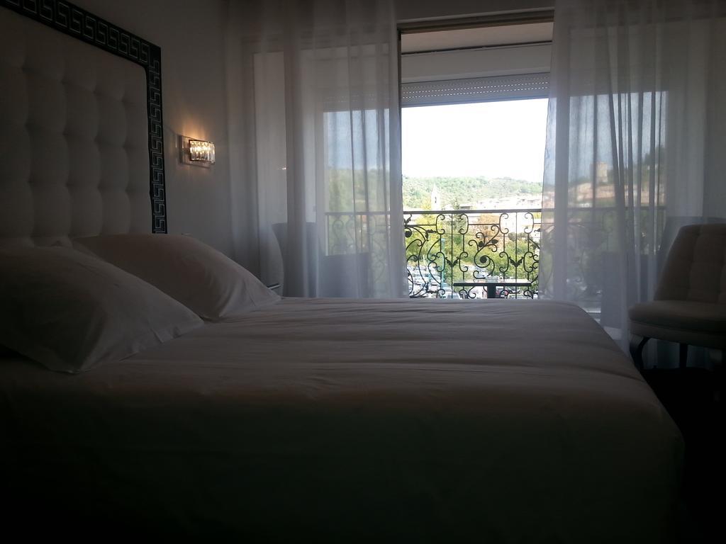 Hotel Les Deux Lions Riez Eksteriør bilde
