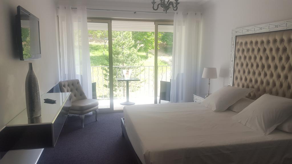Hotel Les Deux Lions Riez Eksteriør bilde