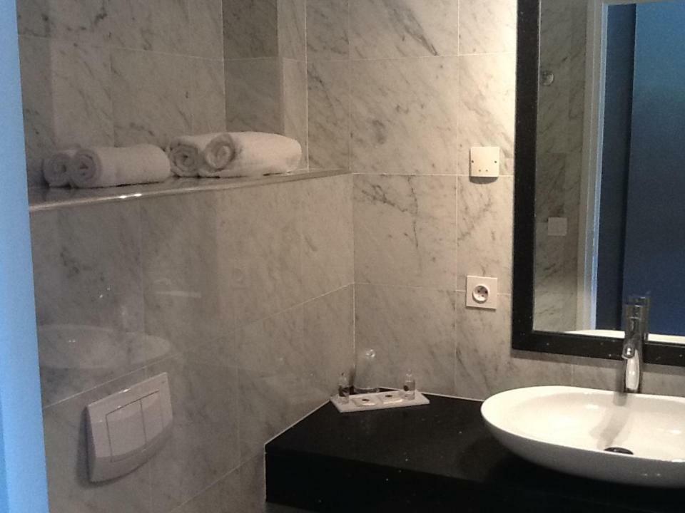 Hotel Les Deux Lions Riez Rom bilde